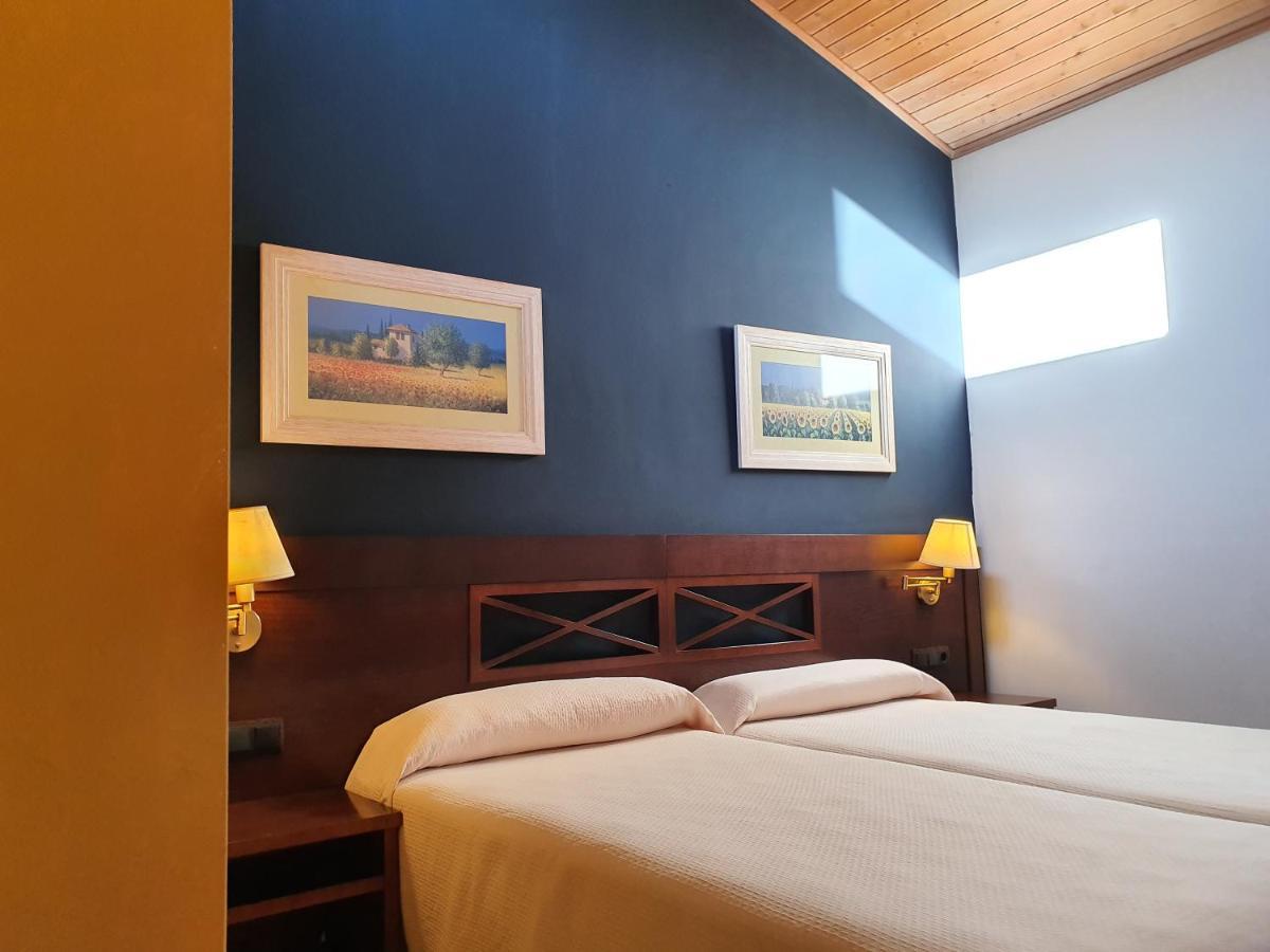 Hotel Masia El Molinete โมรา เด รูเบียรอส ภายนอก รูปภาพ