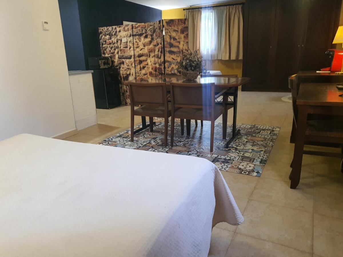 Hotel Masia El Molinete โมรา เด รูเบียรอส ภายนอก รูปภาพ