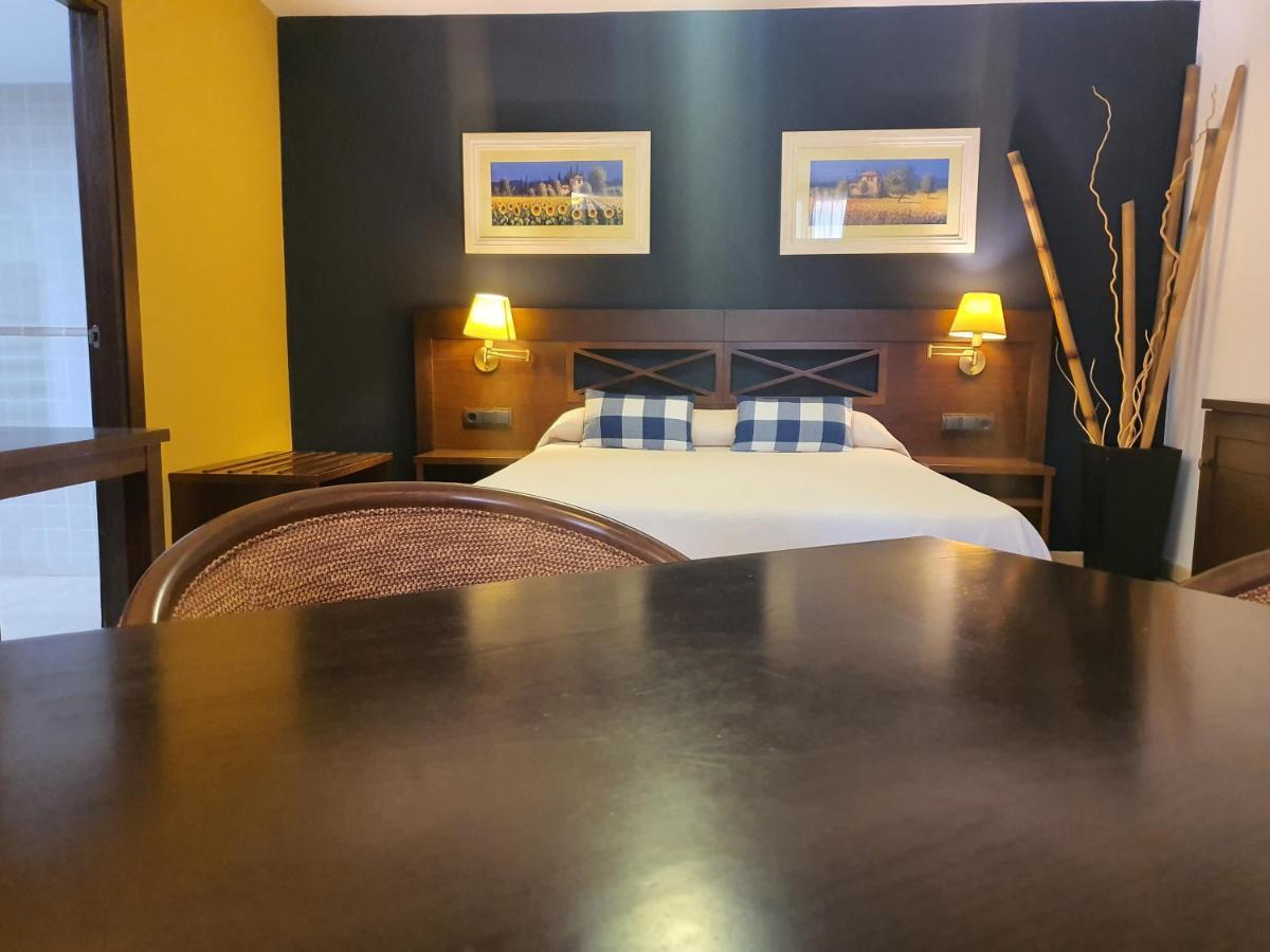 Hotel Masia El Molinete โมรา เด รูเบียรอส ภายนอก รูปภาพ