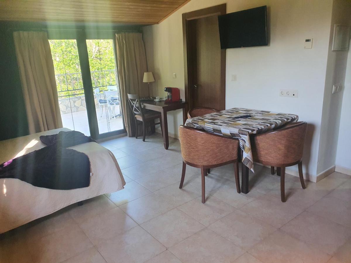 Hotel Masia El Molinete โมรา เด รูเบียรอส ภายนอก รูปภาพ
