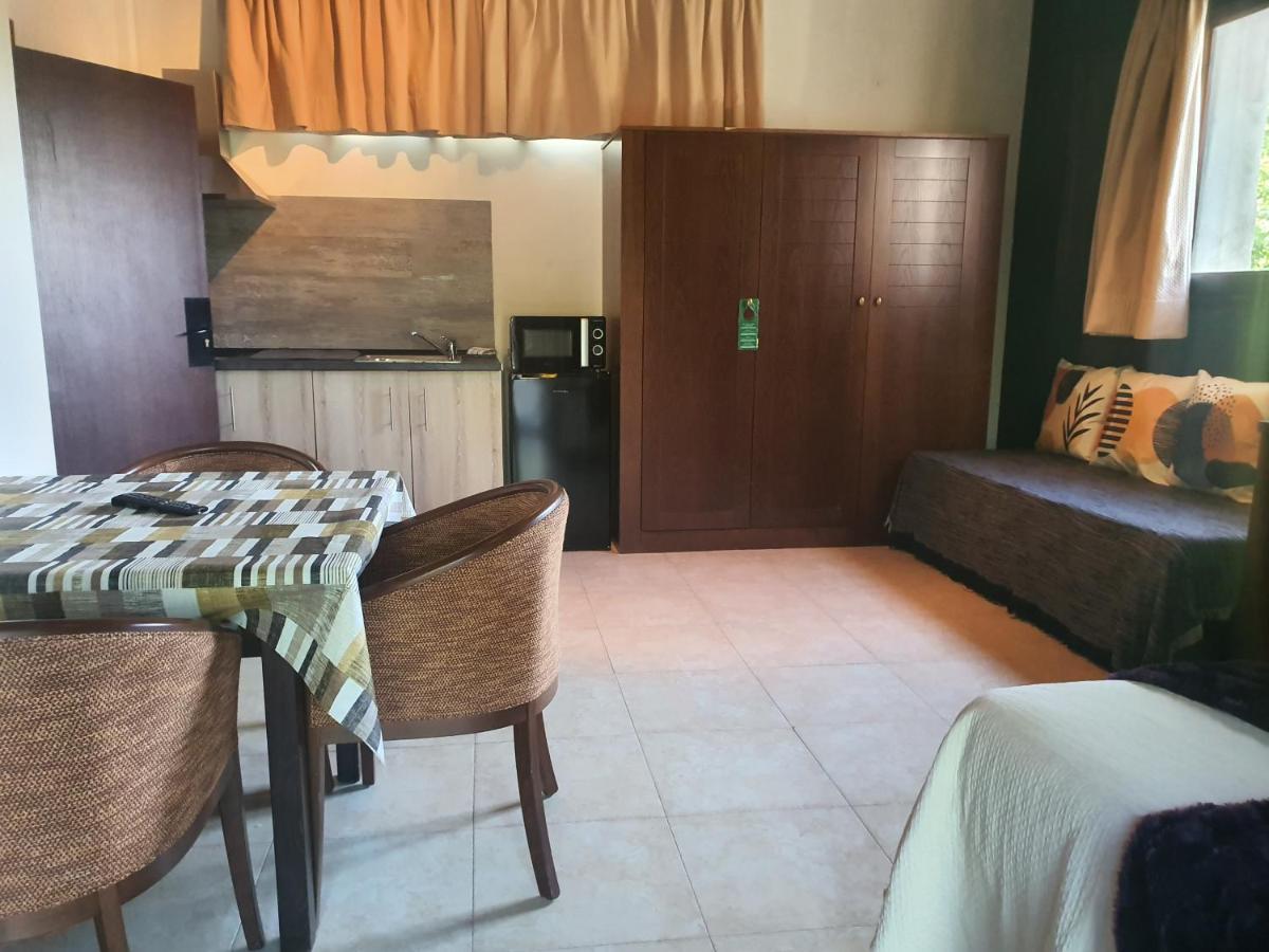 Hotel Masia El Molinete โมรา เด รูเบียรอส ภายนอก รูปภาพ